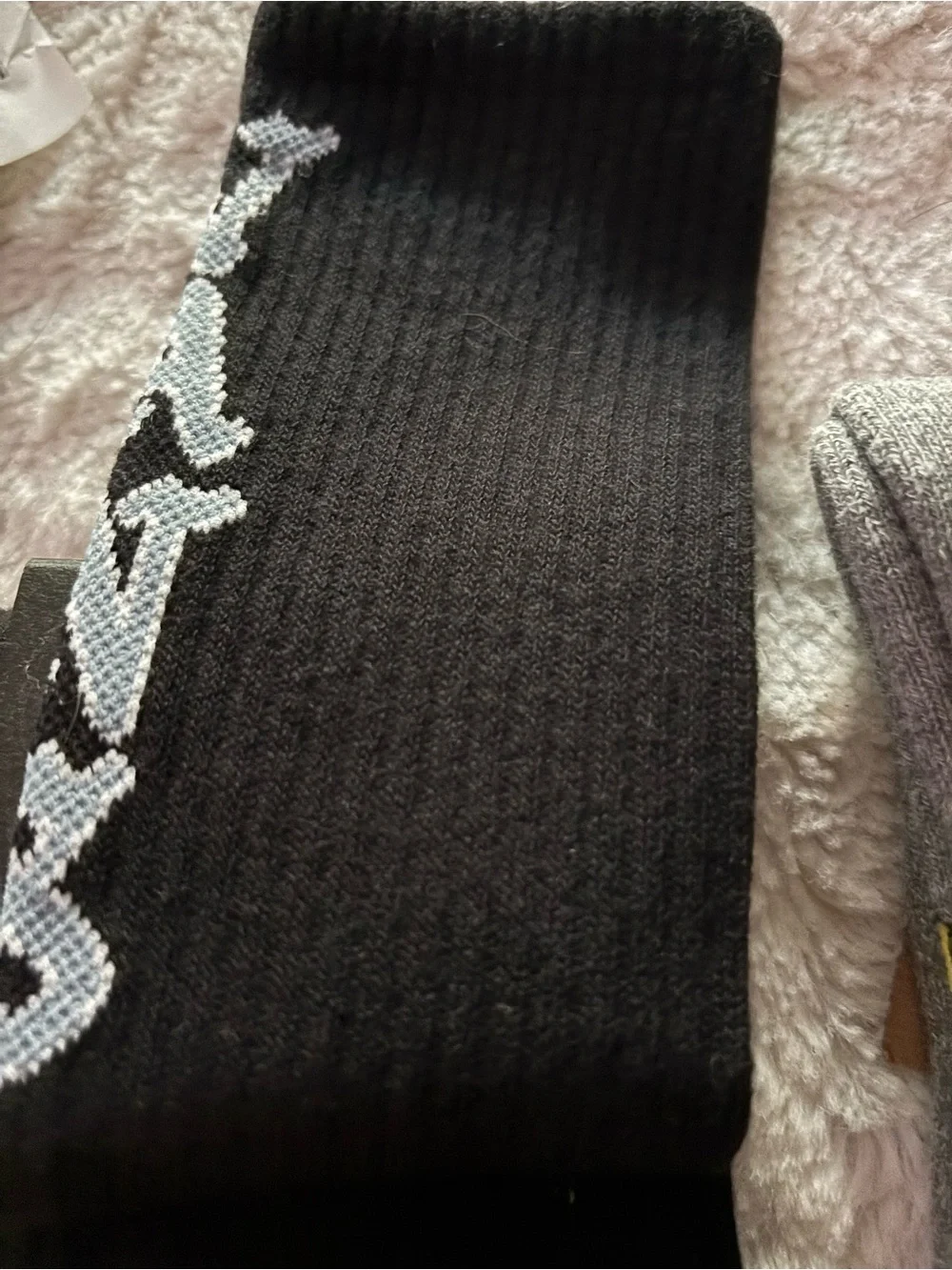 2 pairs men crew socks 9.5-13 nwt